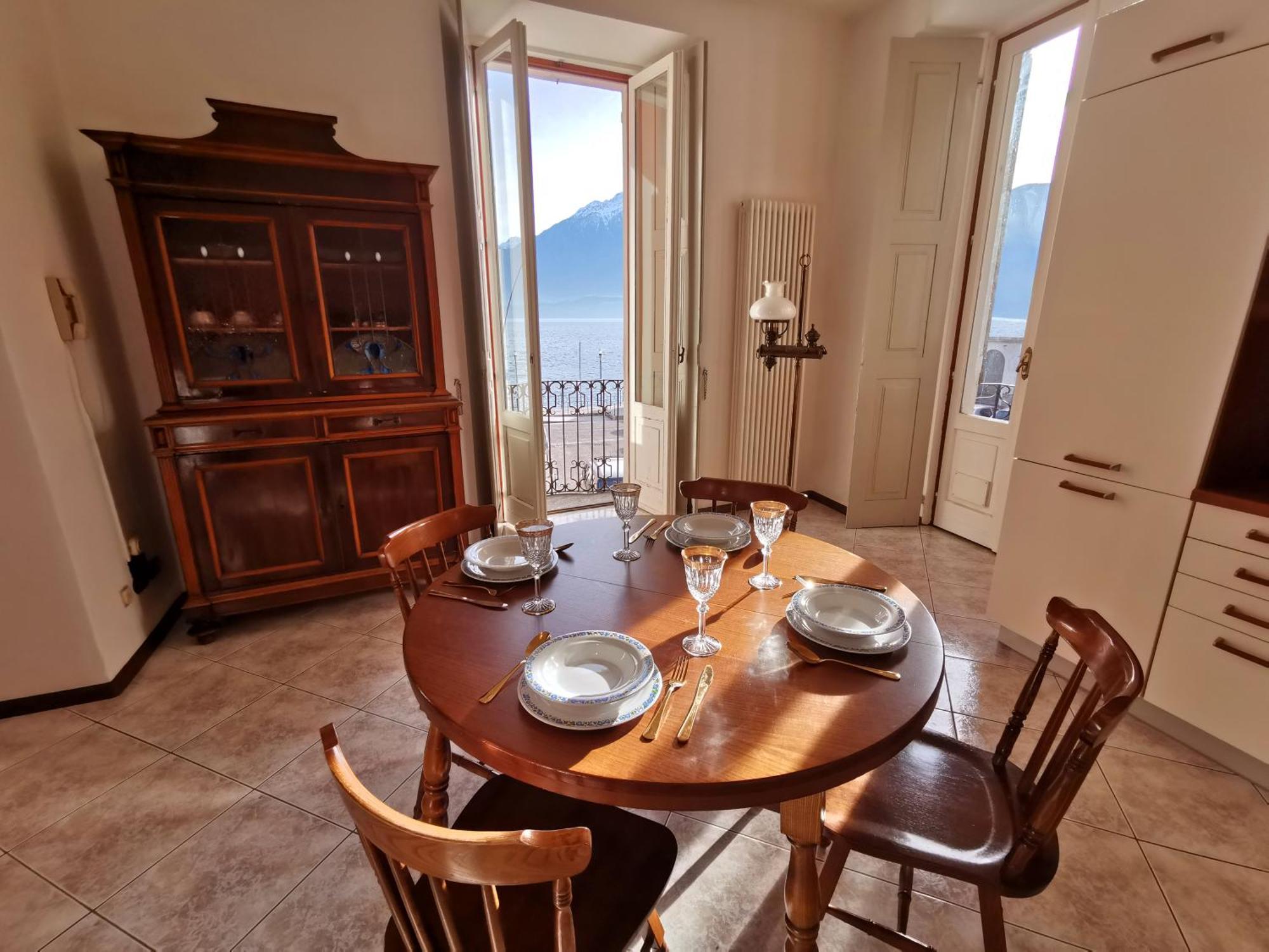 Apartament Elegant Historic Large House On Lake Como Gravedona Pokój zdjęcie